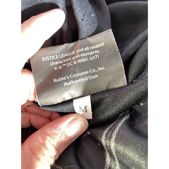 RUBIES DC JUSTICE BATMAN MUSCLE CHEST CHILD COSTUME SIZE M W/MASK & CAPE - Picture 9 of 9